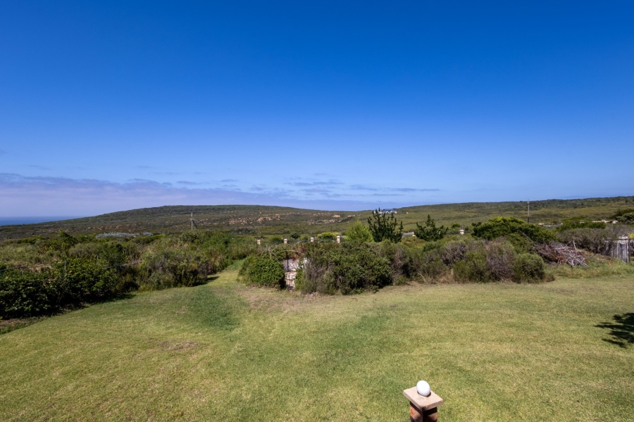 4 Bedroom Property for Sale in Whale Rock Western Cape